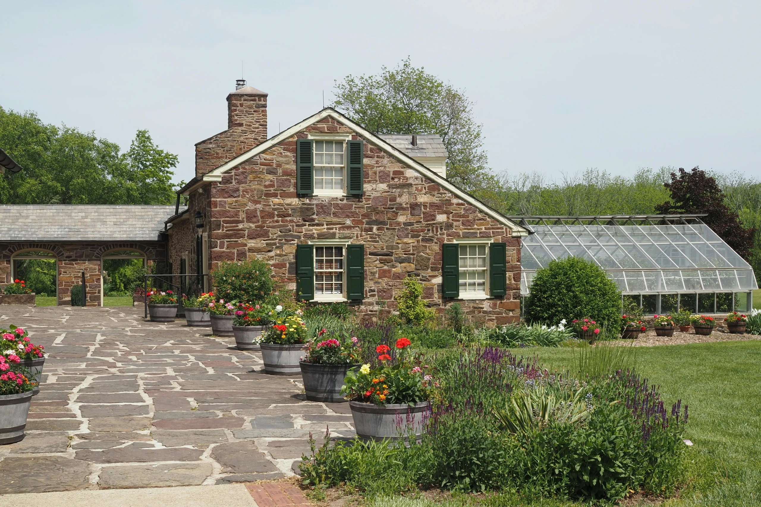 Stunning Farmhouse Interior Design Ideas That Will Transform Your Home Instantly 1 Embrace Natural Materials for Authentic Farmhouse Charm