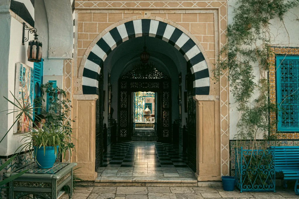 1. Embrace Arched Doorways and Windows (Mediterranean House Interior Design)