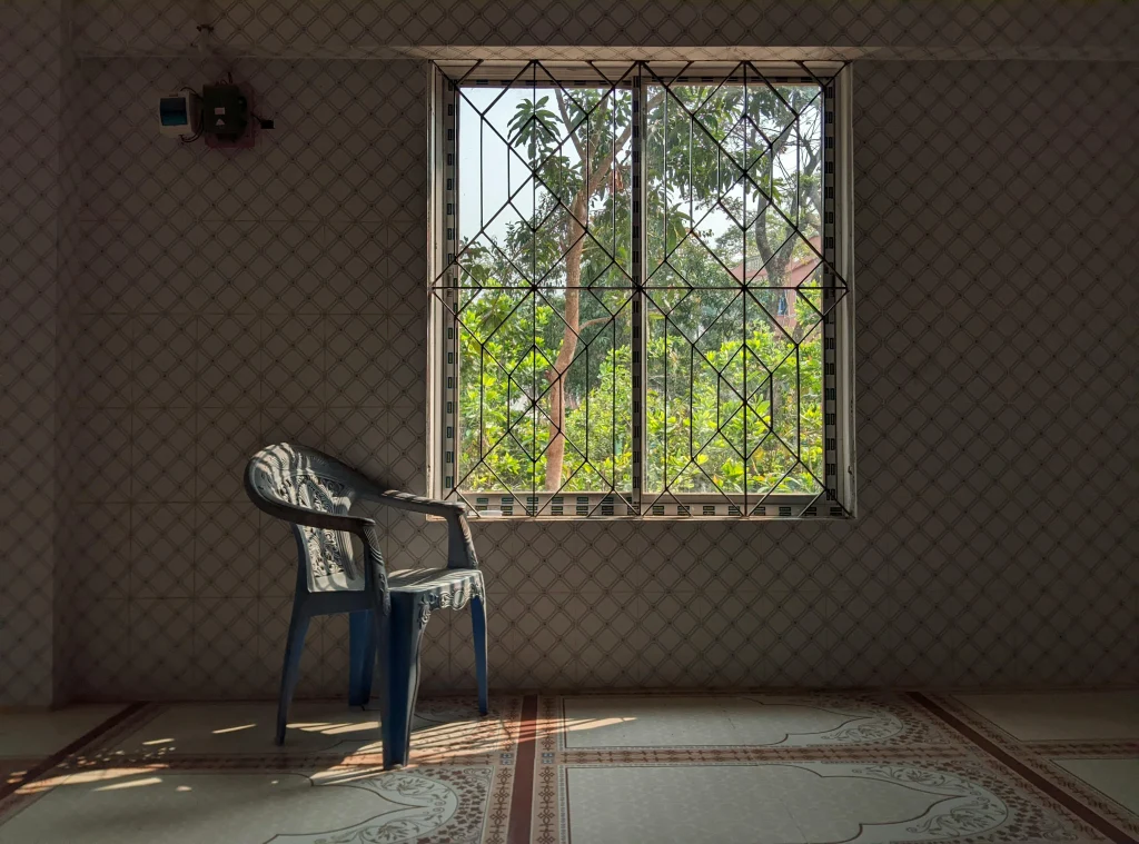 Stunning Modern Beach House Interior Design Ideas 2025 9 Coastal-Inspired Art and Decor (Modern Beach House Interior Design)