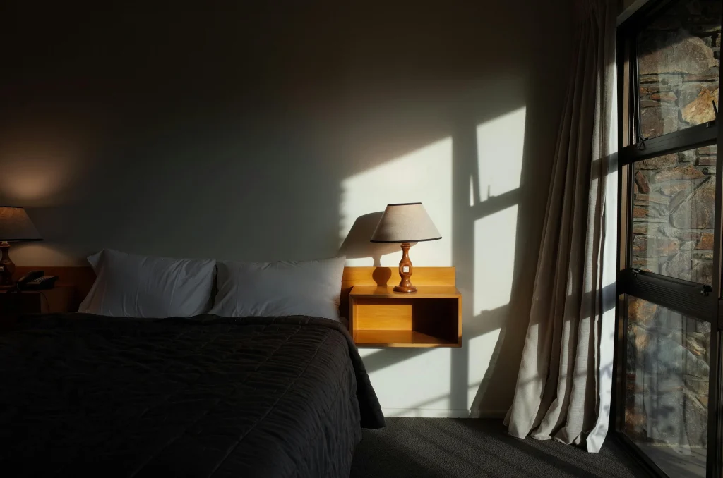 Stunning Modern Beach House Interior Design Ideas 2025 14 Coastal Bedrooms That Invite Rest (Modern Beach House Interior Design)