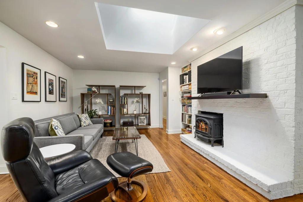 Top 12 Interior Design Trends for 2025 to Transform Your Home in Style 4 pexels curtis adams 1694007 11125441