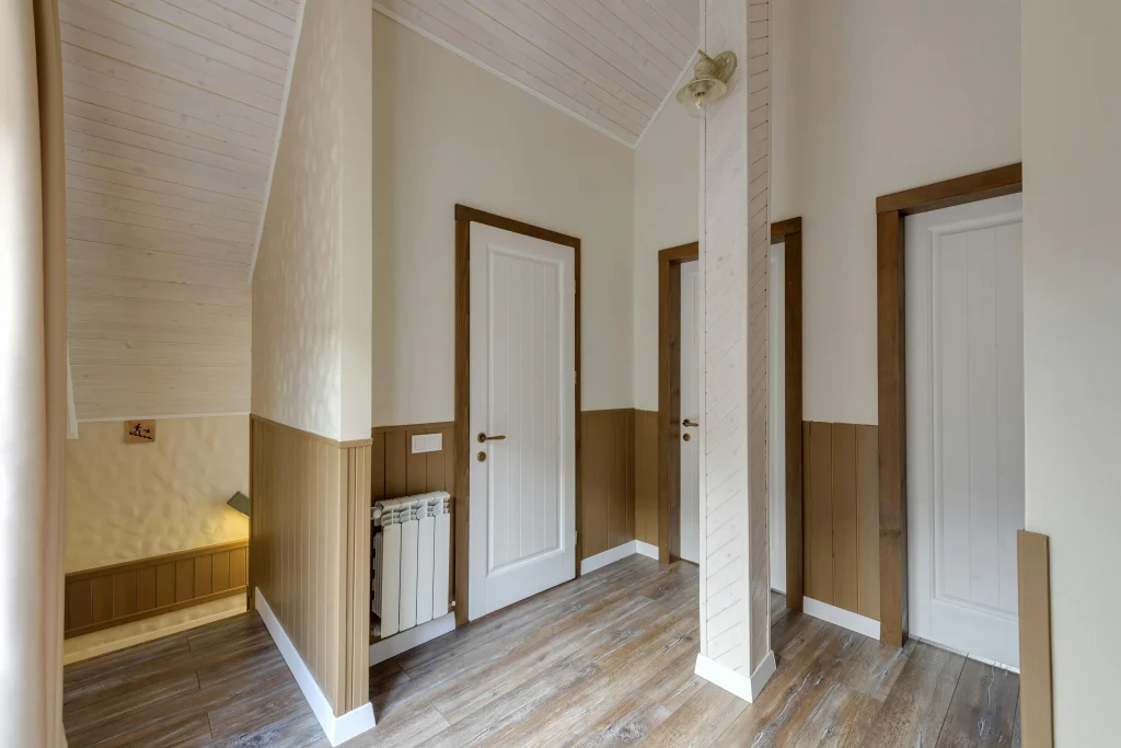 12 Traditional Interior Design Styles for Timeless Elegance 3 2. Colonial Style: Timeless Simplicity with Rustic Elegance